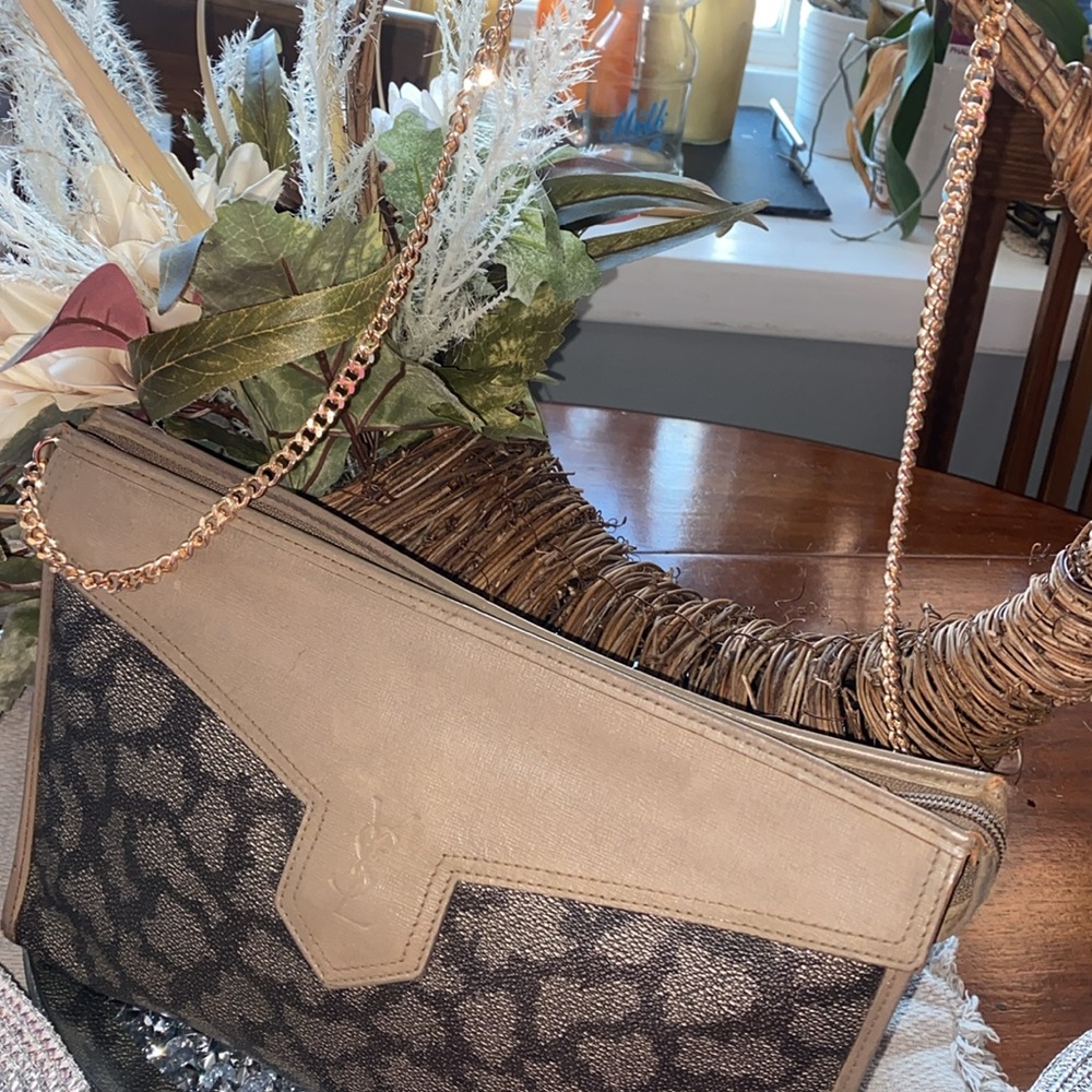 Large 💯 Yves Saint Laurent Elegant Giraffe print Clutch unbranded chain